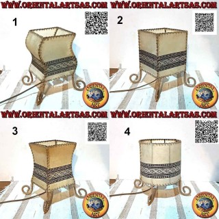 Lampe à poser ethnique en peau de bête 20 cm, formes diverses