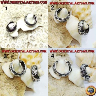 Orecchini in argento a cerchio largo bombato cesellato da 14 mm e 6 mm di spessore (1)