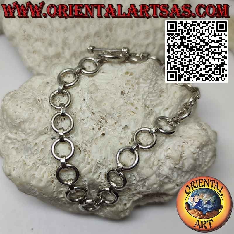Flaches Silberkettenarmband mit runden Ringen Ø 9 mm