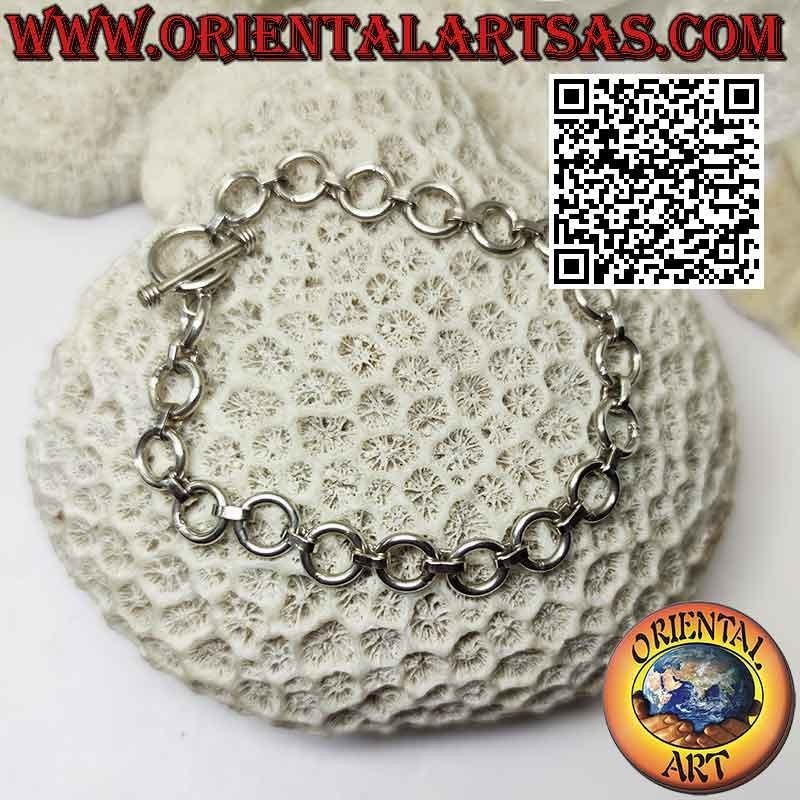 Flaches Silberkettenarmband mit runden Ringen Ø 9 mm