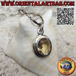 Pendentif en argent avec topaze jaune ovale naturelle sur monture simple avec bord incliné