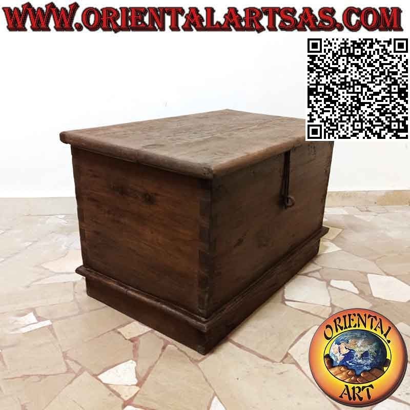Traditional antique chest with 75 cm teak wood sealable lock
