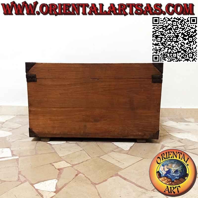 Coffre antique traditionnel avec coins renforcés de laiton en bois de teck de 70 cm