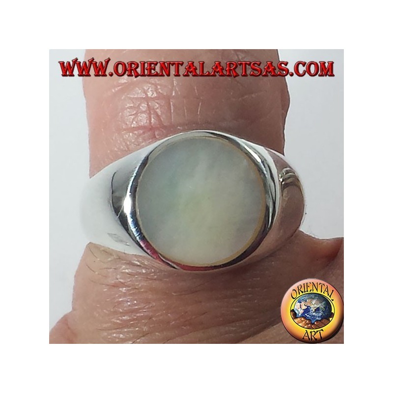 anillo de plata con la madre de la perla redonda