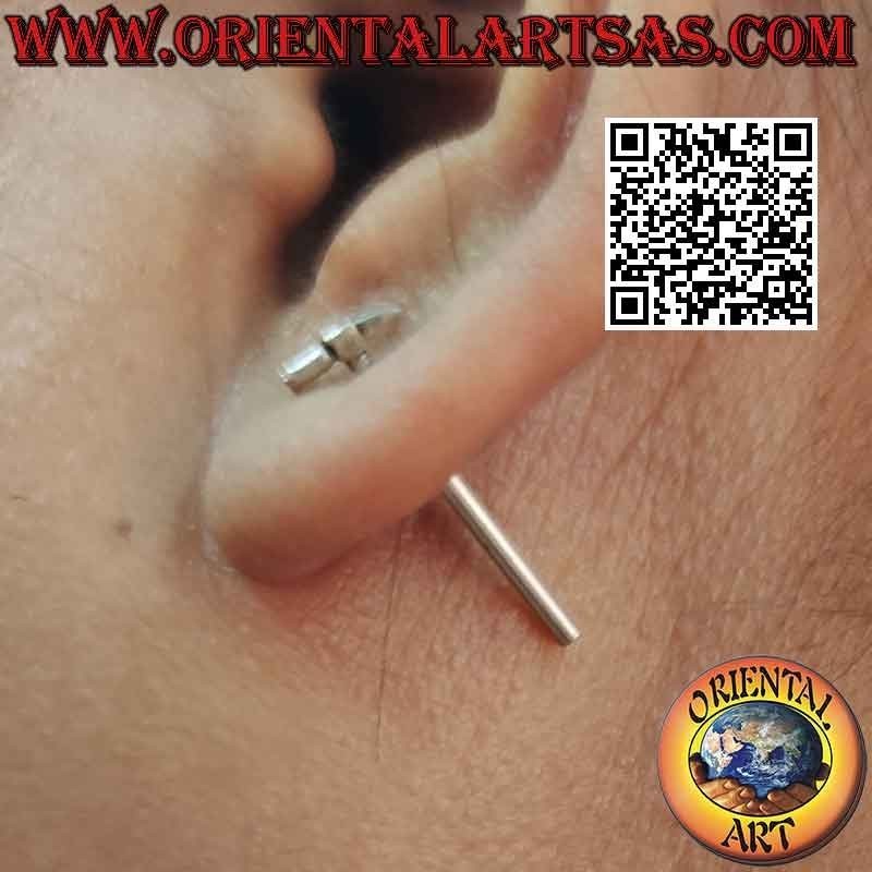 Orecchino in argento "speciale", il martello