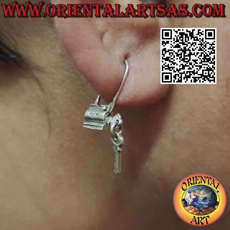 Boucle d'oreille en argent "spéciale", le cadenas avec la clé