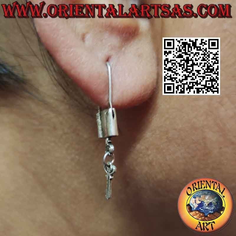 "Special" silver earring, the padlock with the key
