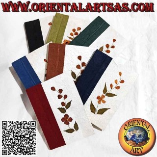 Notizbuch Notizbuch mit Bleistift, aus Reispapier und applizierten Trockenblumen (18,5 x 14)