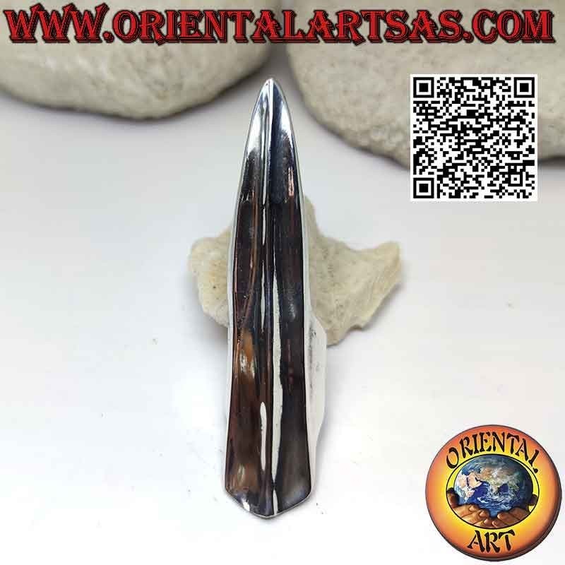 Smooth silver ring with finger-cover armor with central relief