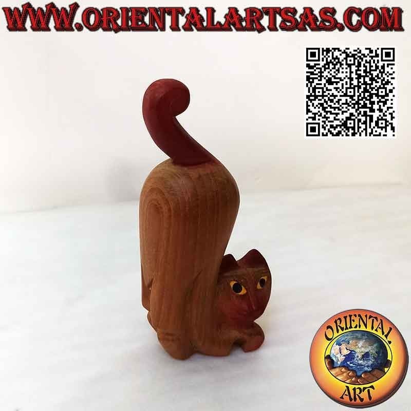 Sculpture de chat thaïlandais en position d'alerte, en bois de teck