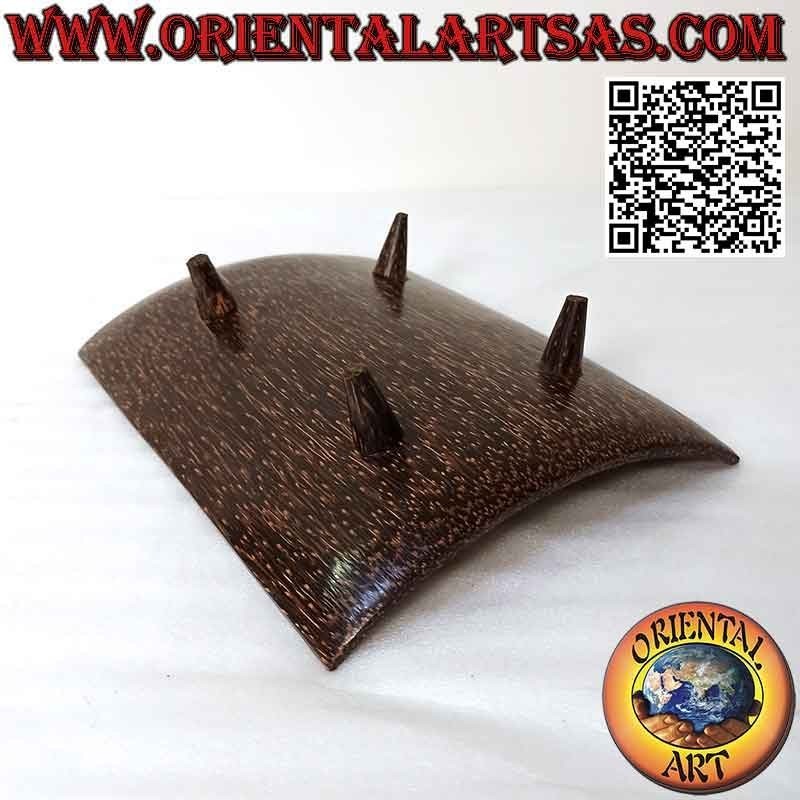 Boat-shaped pocket emptier with feet, in coconut wood