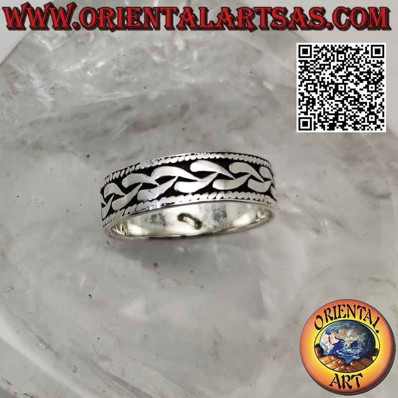 Silberring mit gearbeitetem Band, surreale Flachreliefkette