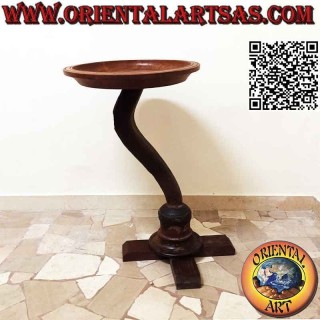 Tavolino tondo con piano decentrato su asse curvo in legno antico di teak