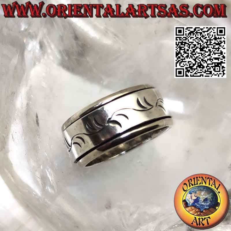 Silver ring with antistress band, ears and engraved floral leaves