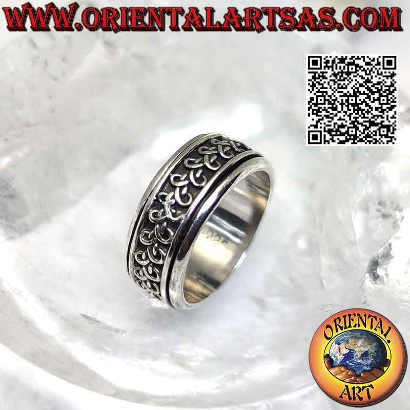 Anello in argento a fascia antistress, linea intrecciata con cappi alternati a bassorilievo