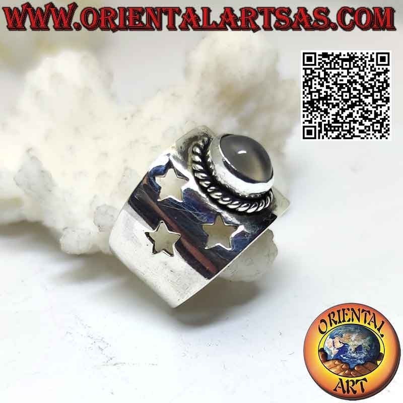 Bague en argent avec pierre de lune cabochon ovale et étoiles percées