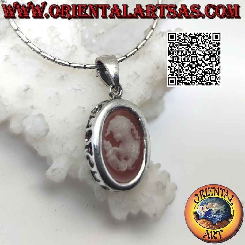 Pendentif en argent avec camée sur nacre d'une femme de profil (petit)