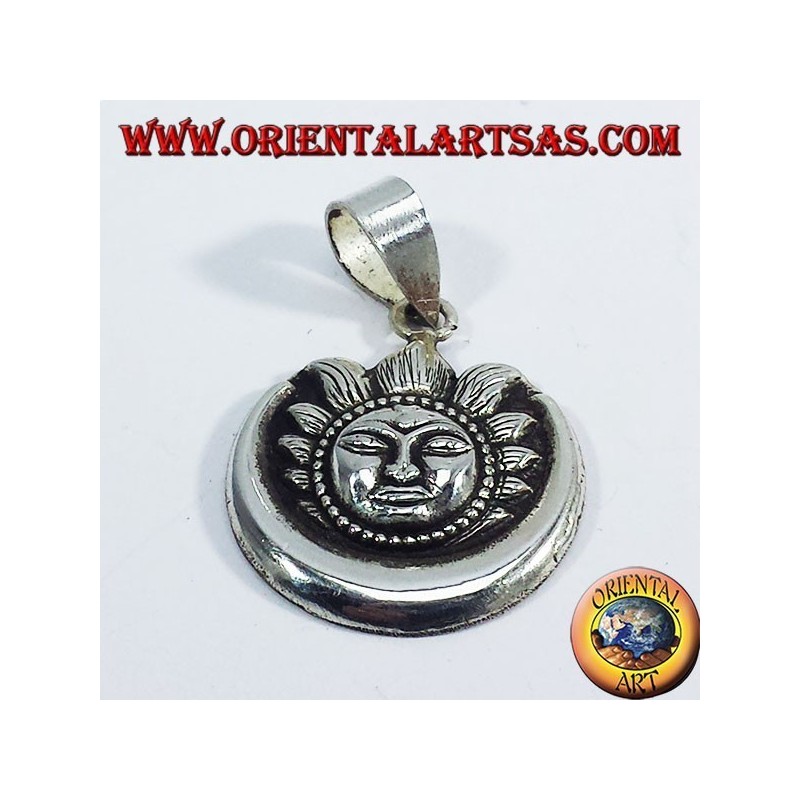 Pendentif en argent, le soleil la lune népalaise