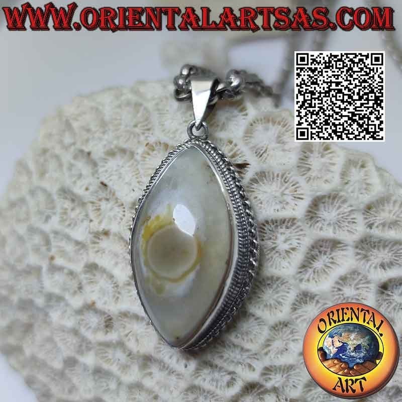 Pendentif en argent avec agate navette œil de Shiva (troisième œil) et bord chaînette sur serti(s) lisse(s)