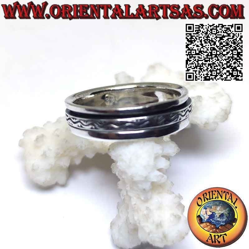 Bague en argent avec bande anti-stress, ligne ondulée et décorations gravées