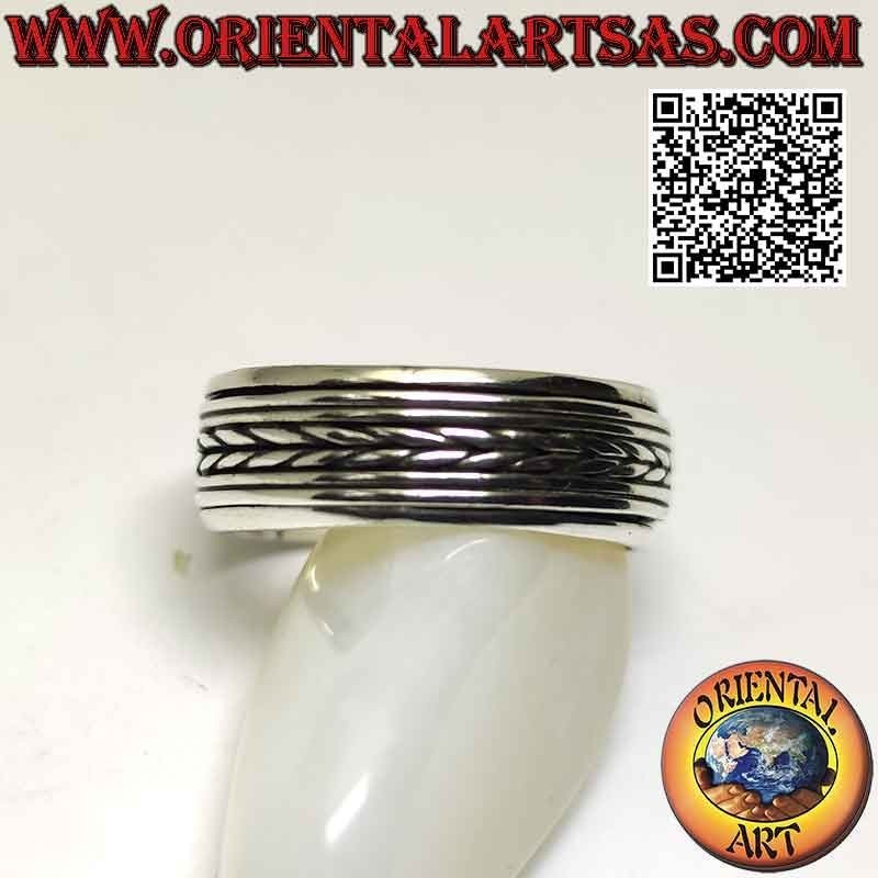 Anillo de plata con banda antiestrés, entrelazado simétrico de líneas dobles