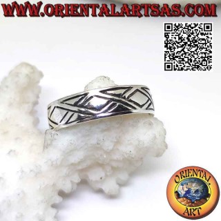 Silver band ring worked with engraved rhombuses and broken lines