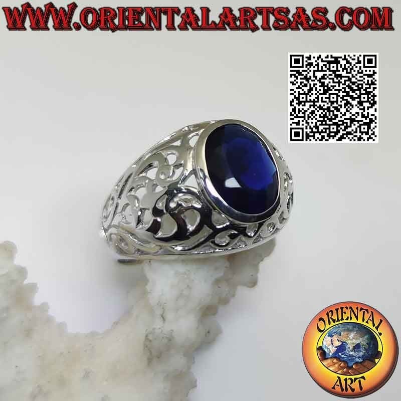 Bague en argent avec saphir synthétique ovale à facettes et décoration baroque romantique ajourée