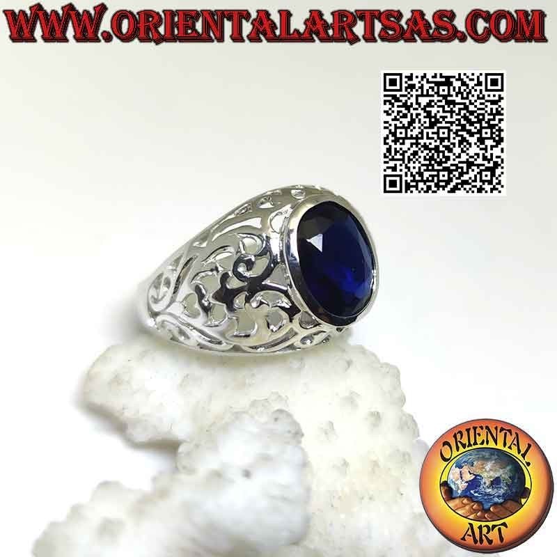 Bague en argent avec saphir synthétique ovale à facettes et décoration baroque romantique ajourée