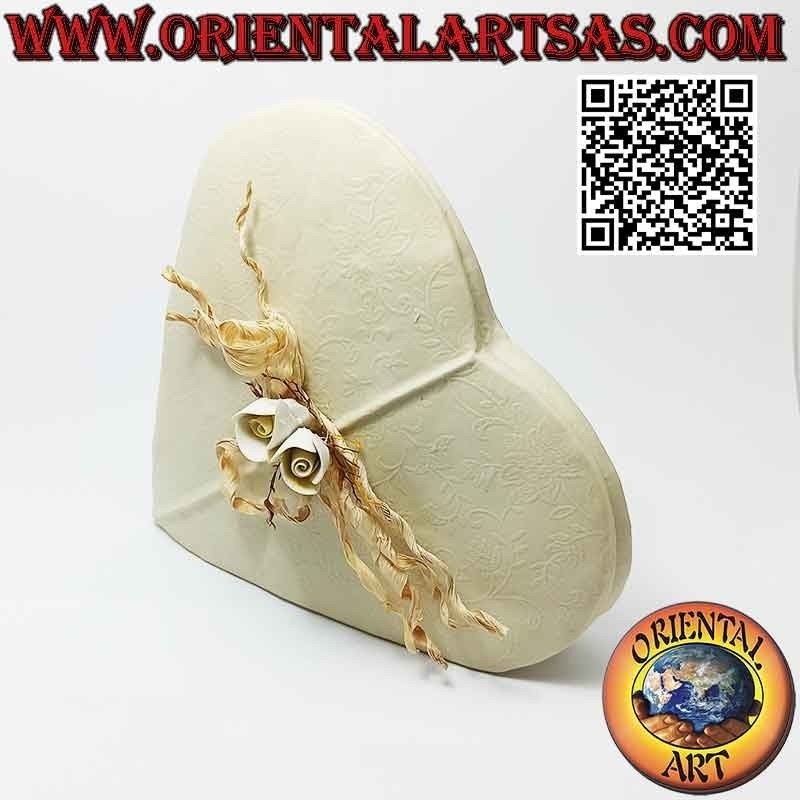 Salvadanaio a cuore con fiori in ceramica