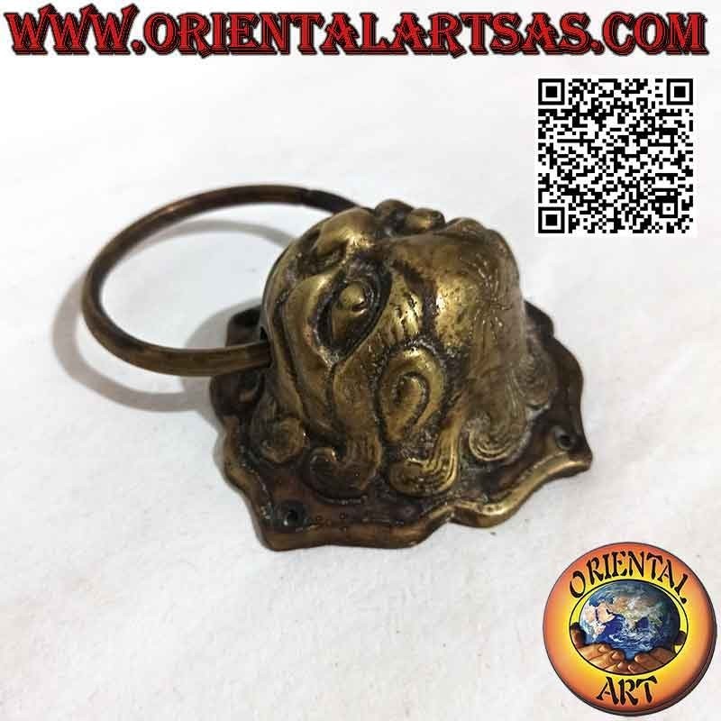 Demon-shaped Nepalese handle for trunks and chests in pure brass