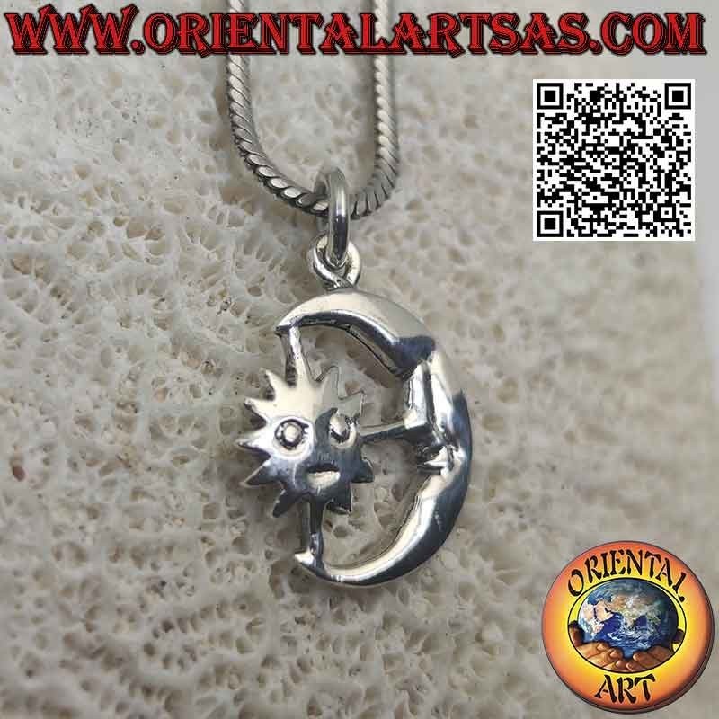 Pendentif en argent, le soleil enveloppé dans la lune (stylisé)