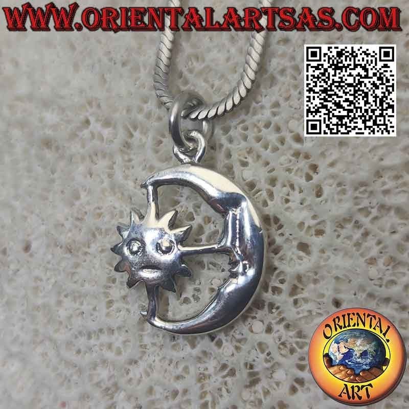 Pendentif en argent, le soleil enveloppé dans la lune (stylisé)