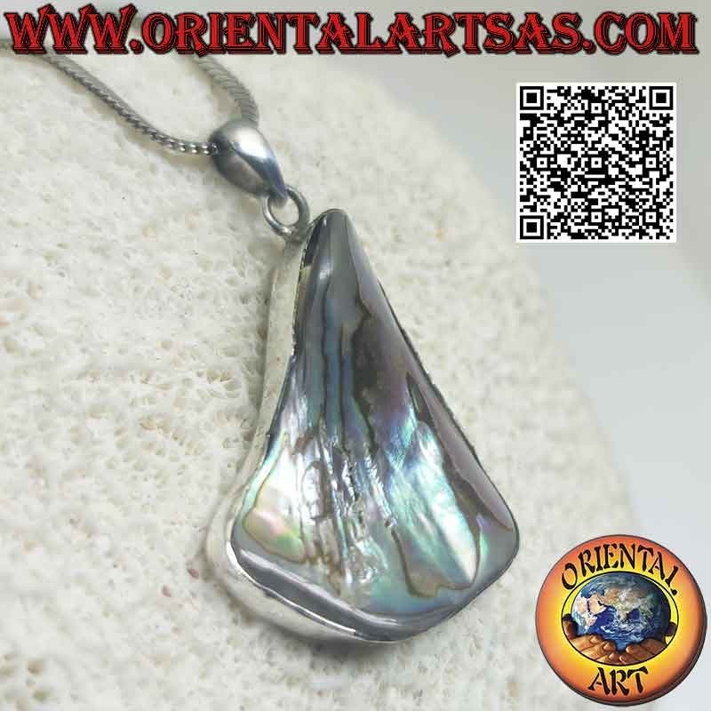 Ciondolo in argento con paua shell (abalone) di forma irregolare a filo bordo liscio (d)