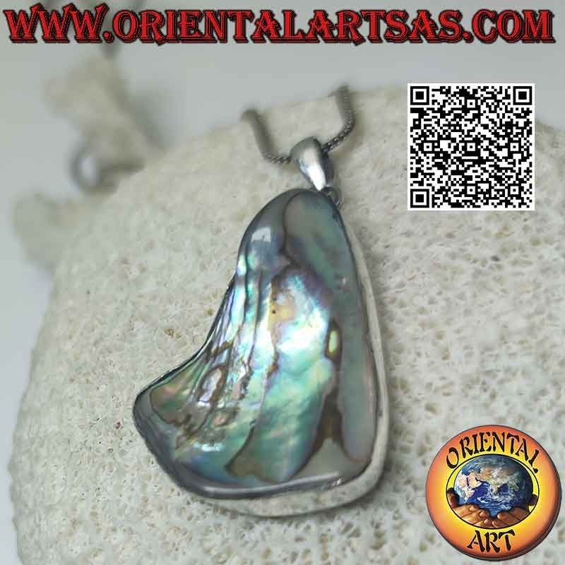 Ciondolo in argento con paua shell (abalone) di forma irregolare a filo bordo liscio (d)