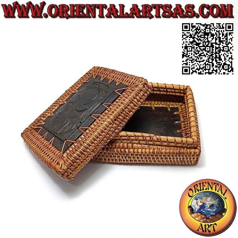 Joyero rectangular con decoración grabada en caoba y mimbre (13 x 10)