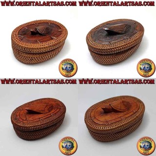 Oval jewelry box with carved sculpture in mahogany and wicker (15 x 10)