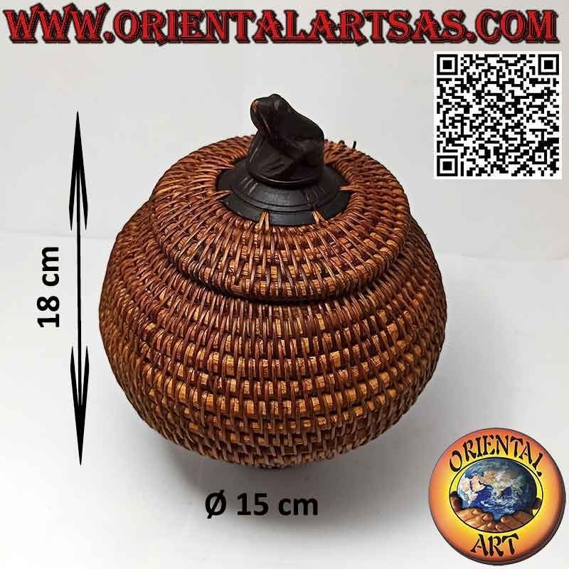 Joyero esférico con escultura tallada en caoba y mimbre