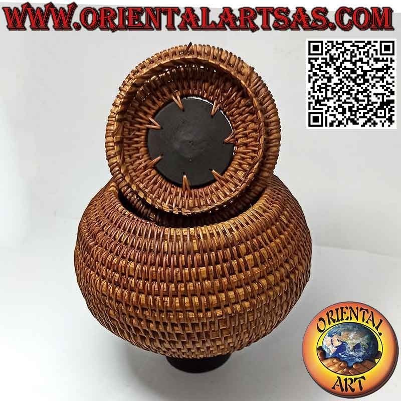 Scatola portagioie sferica con scultura intagliata in legno di mogano e midollino