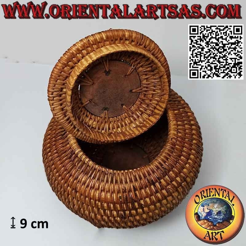 Joyero esférico con escultura tallada en caoba y mimbre