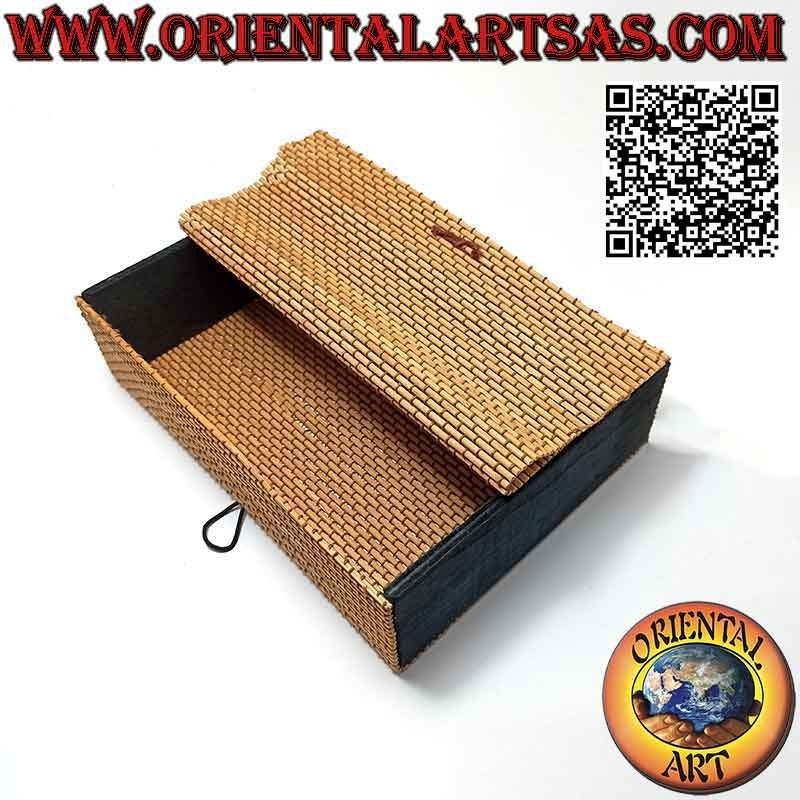 Rectangular jewelery box with soft lid in knotted bamboo tubes (20x15)