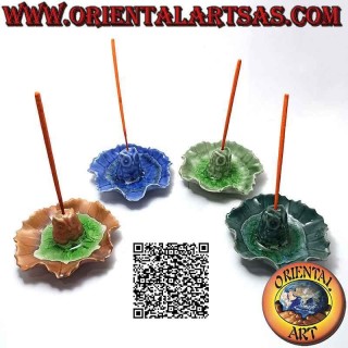 Incense burner "owl of wisdom" in the painted ceramic leaf and glazed interior with water effect