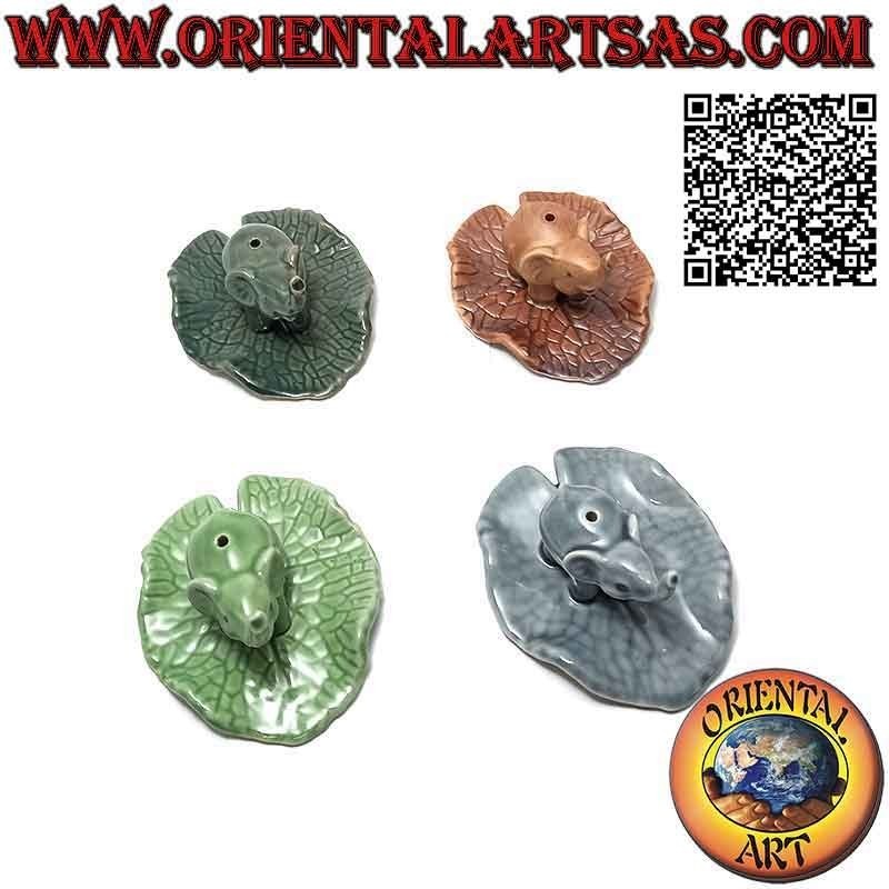 Incense burner "elephant with raised trunk" in the painted ceramic leaf