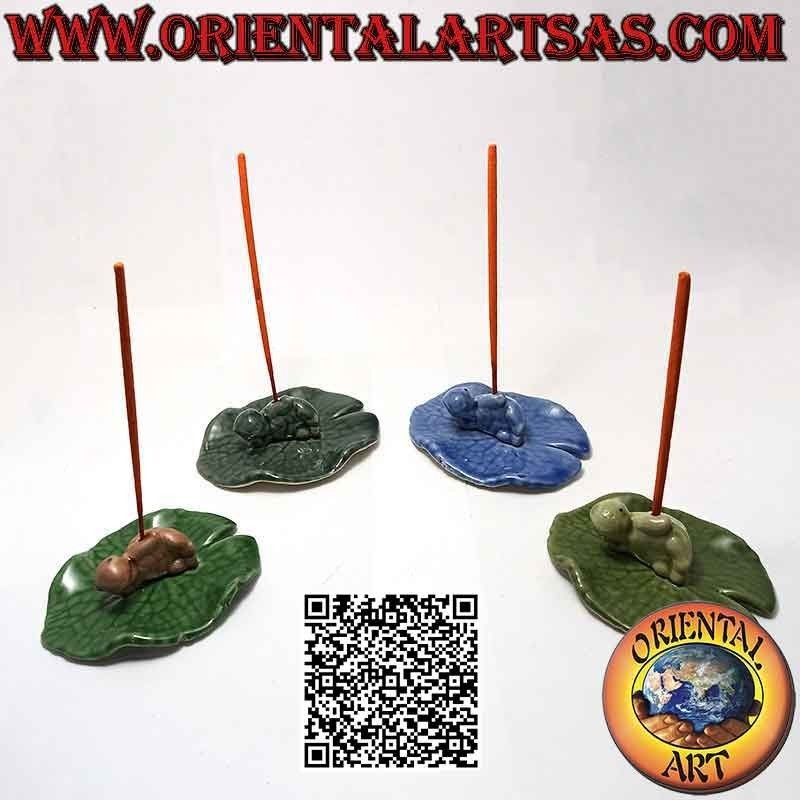 Incense burner "turtle lying in profile" in the painted ceramic leaf