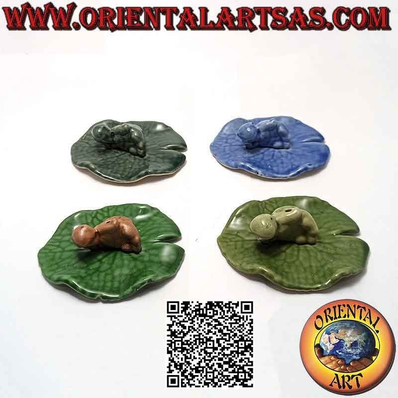 Incense burner "turtle lying in profile" in the painted ceramic leaf