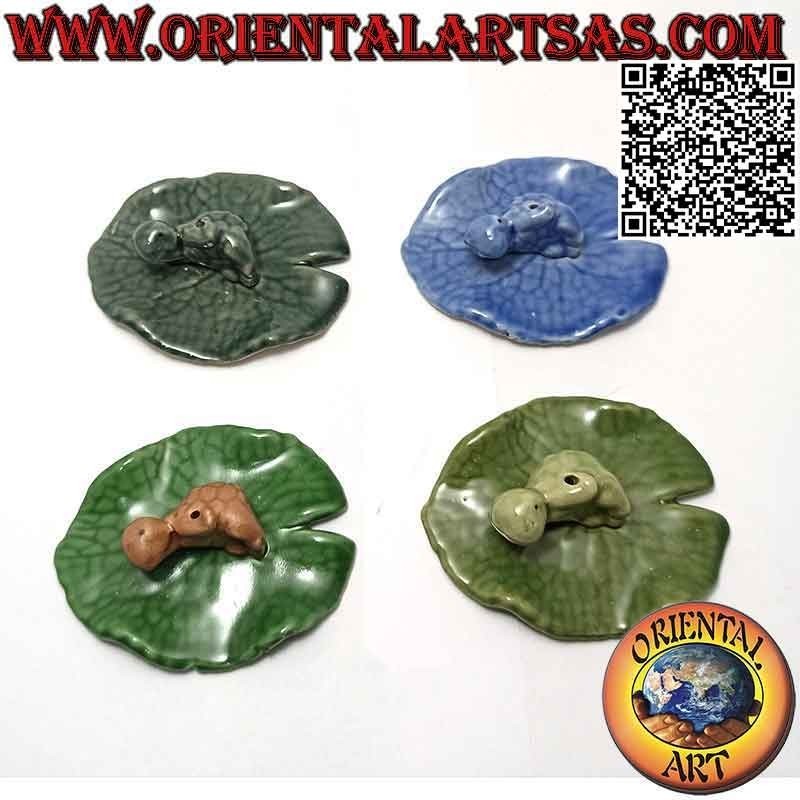 Incense burner "turtle lying in profile" in the painted ceramic leaf