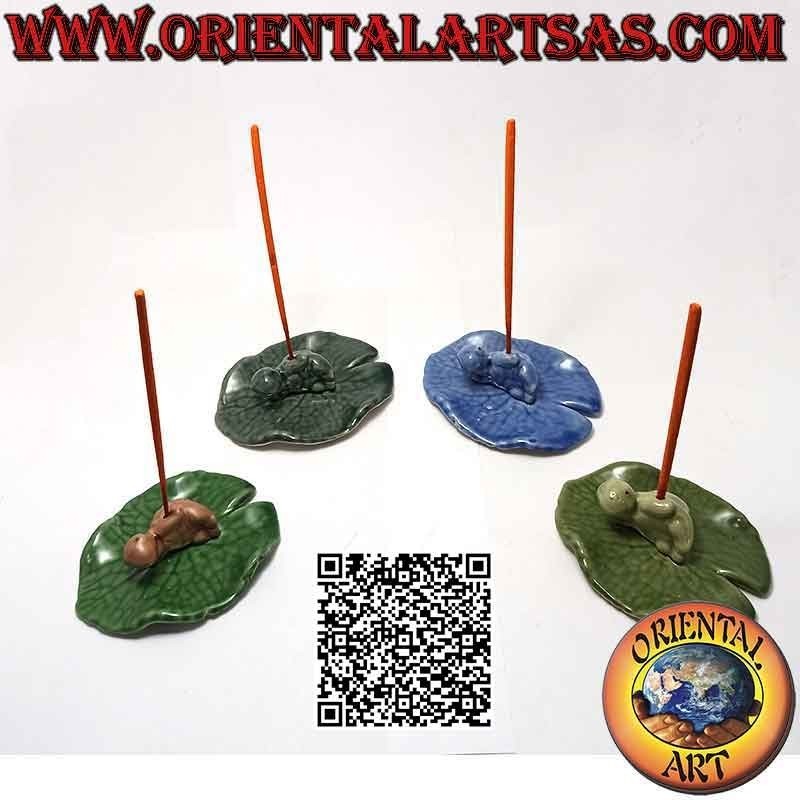 Incense burner "turtle lying in profile" in the painted ceramic leaf