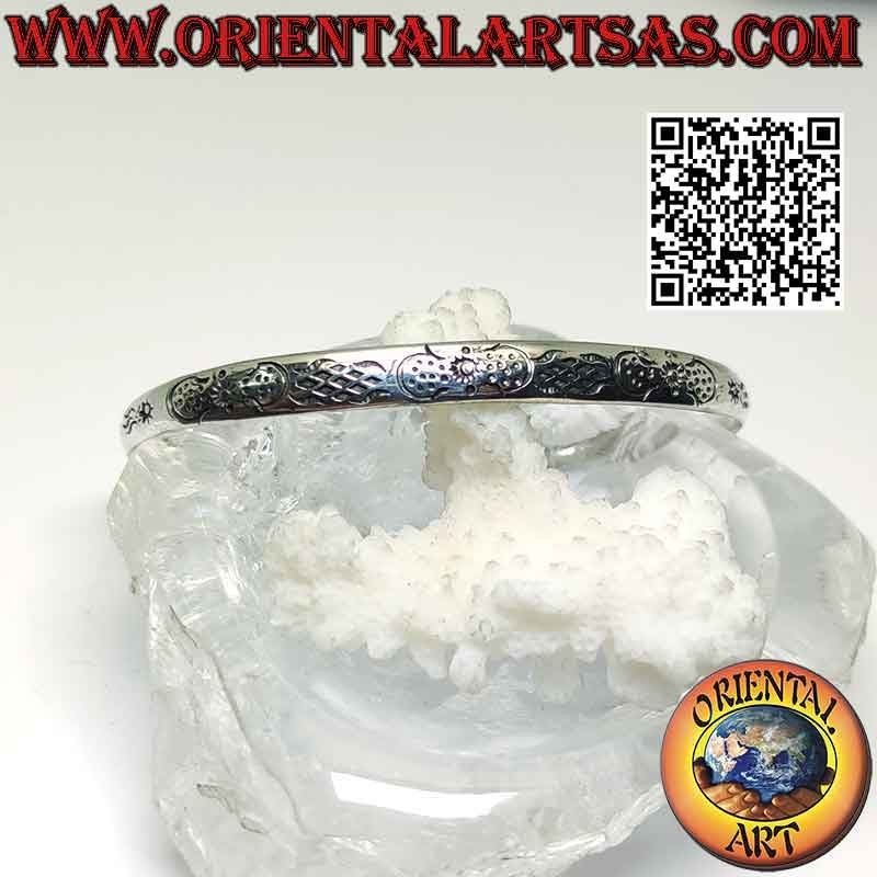 Bracelet rigide en argent 925‰ avec décor Maori symétrique gravé et boule terminale