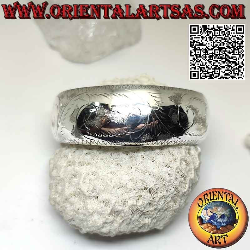 Brazalete rígido ancho, redondeado y liso de plata 925‰ con ligeros grabados barrocos