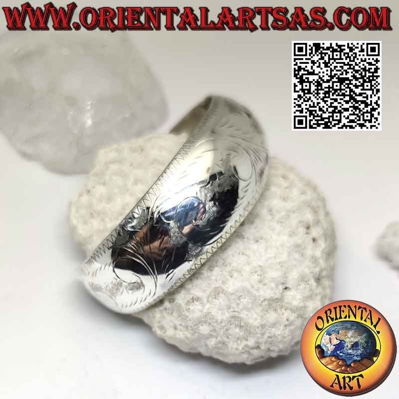 Breites, abgerundetes und glattes starres Armband aus 925 ‰ Silber mit leichten Barockgravuren
