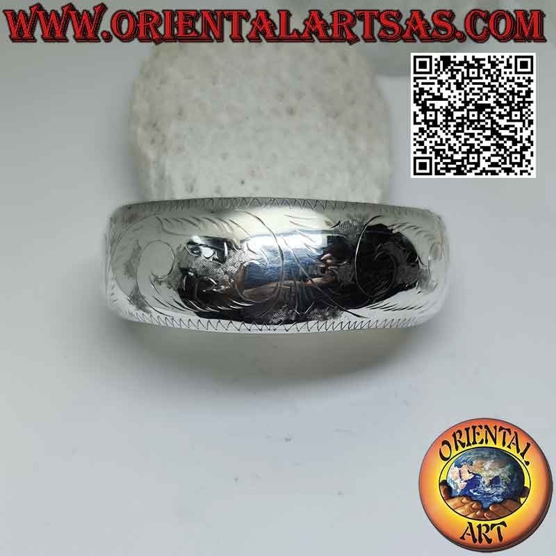Bracelet rigide large, arrondi et lisse en argent 925‰ avec de légères gravures baroques